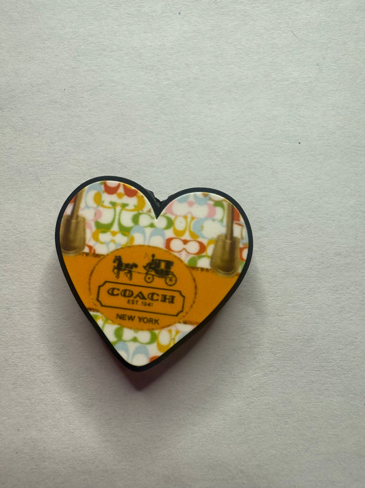 Focal 2d Coach heart with rainbow