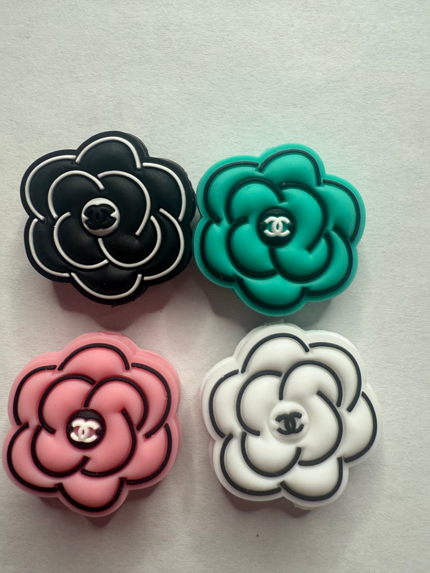 Focal 2d Chanel flowers mystery color
