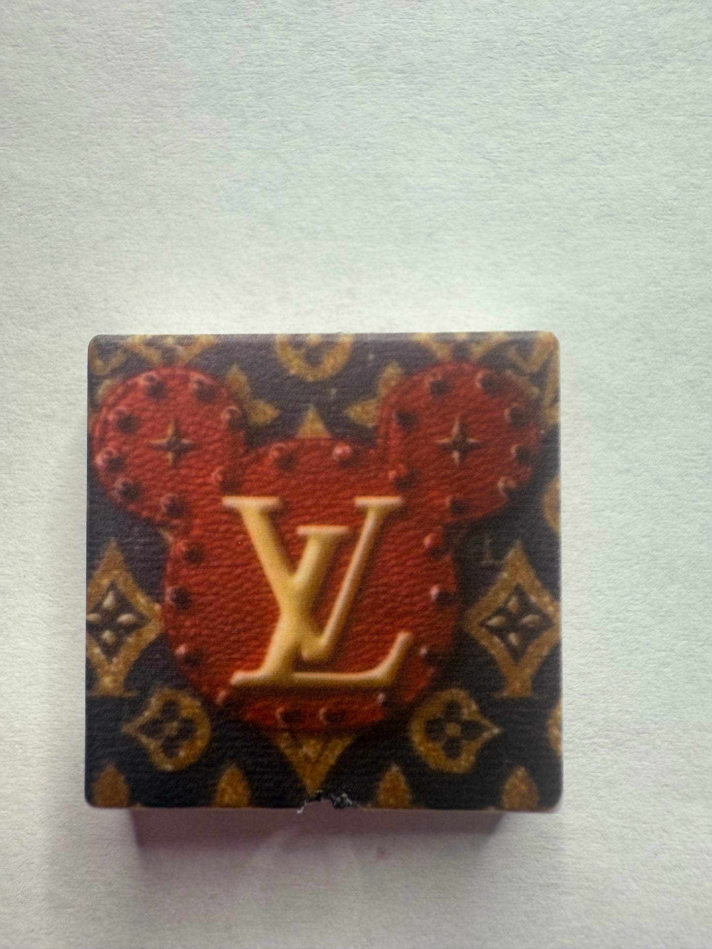 Focal 2d Lv brown with mouse head