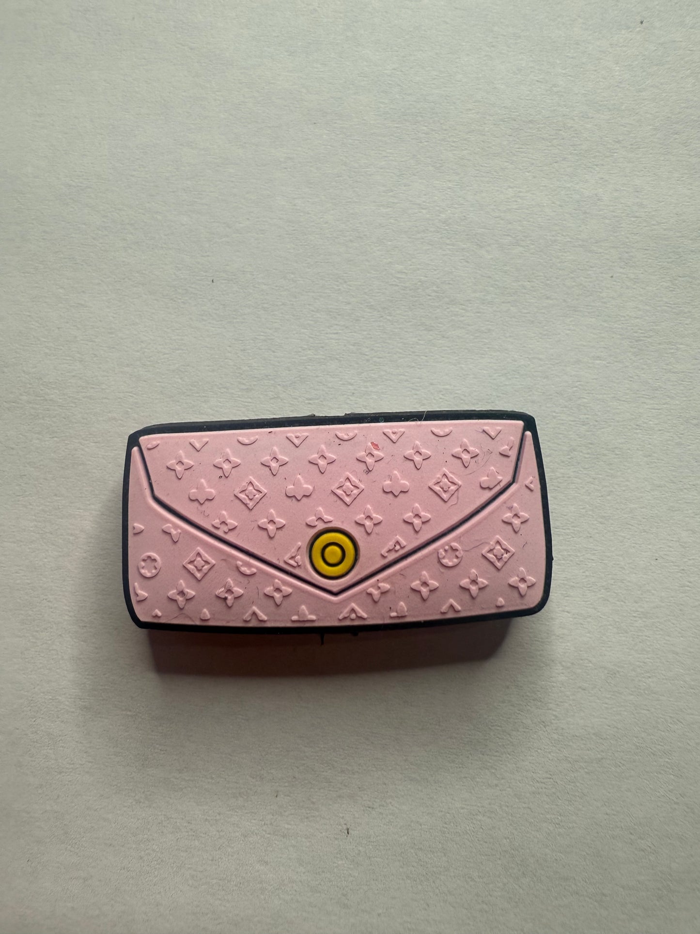 Focal 2d Lv pink purse