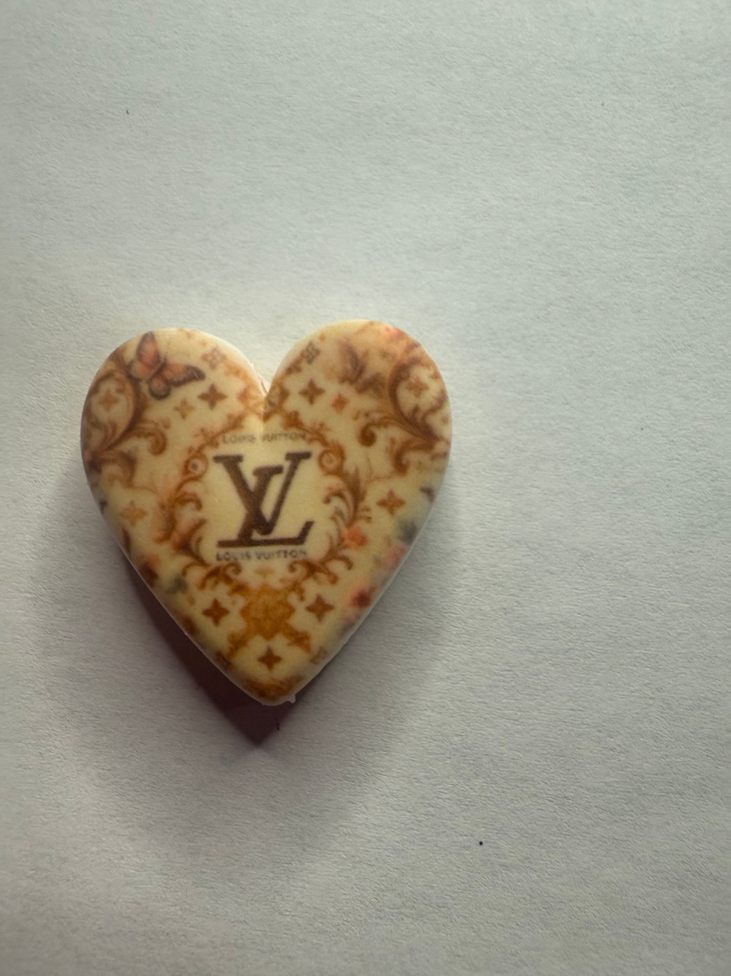 Focal 2d Lv heart brown with butterfly