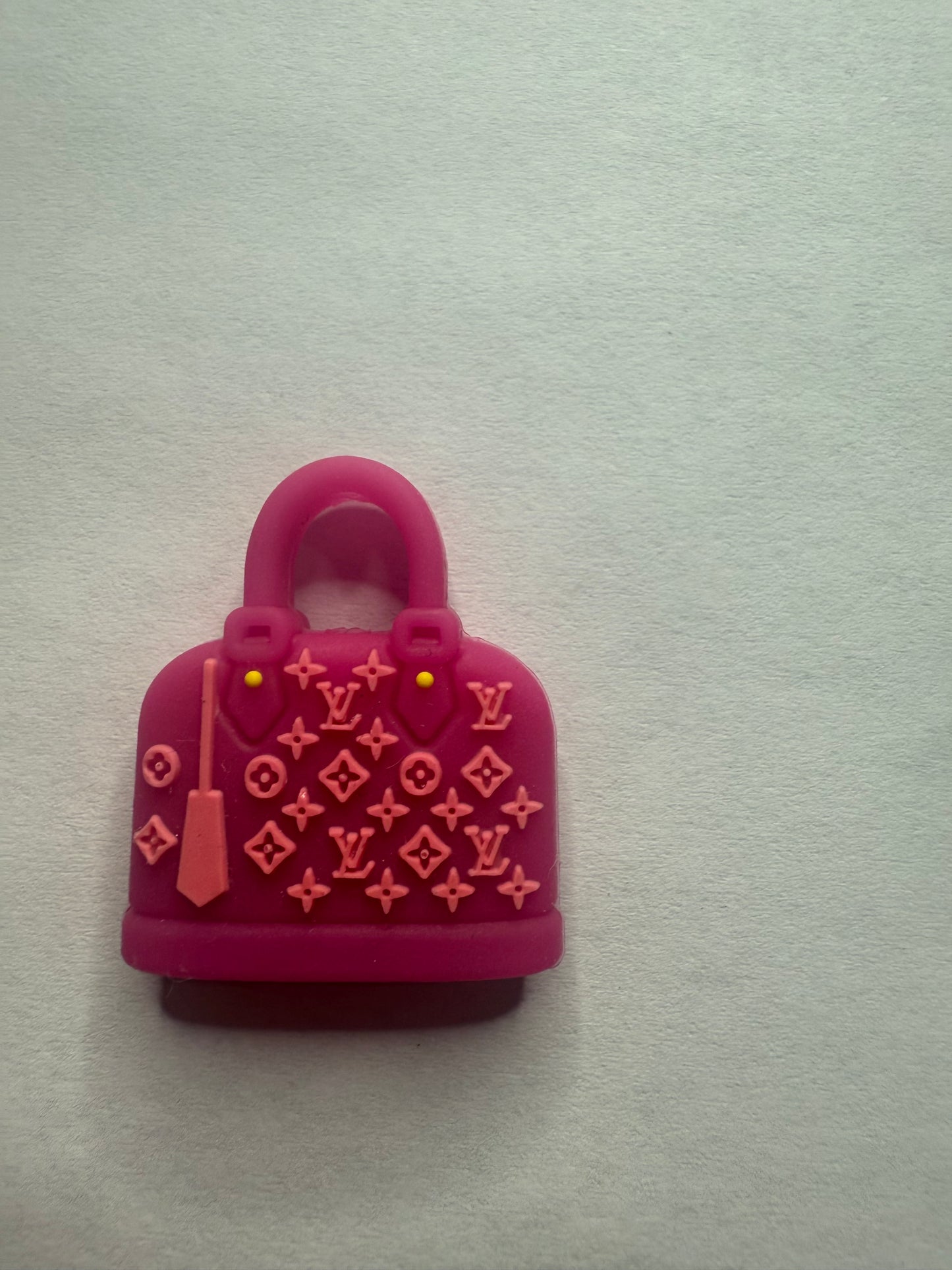 Focal 2d Lv hot pink purse