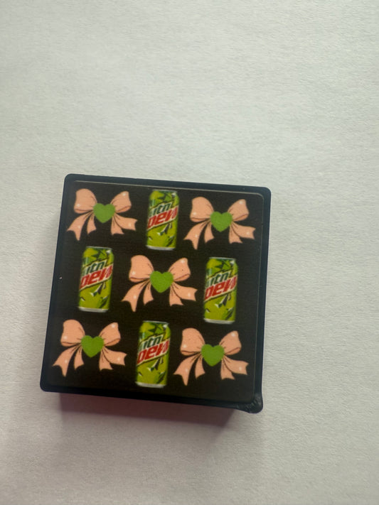 Focal 2d Square mt.dew with bows