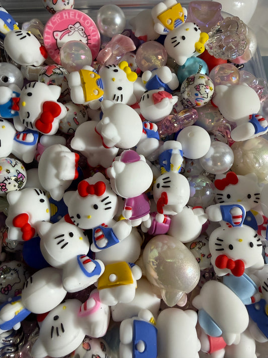 Bead scoops hello kitty theme