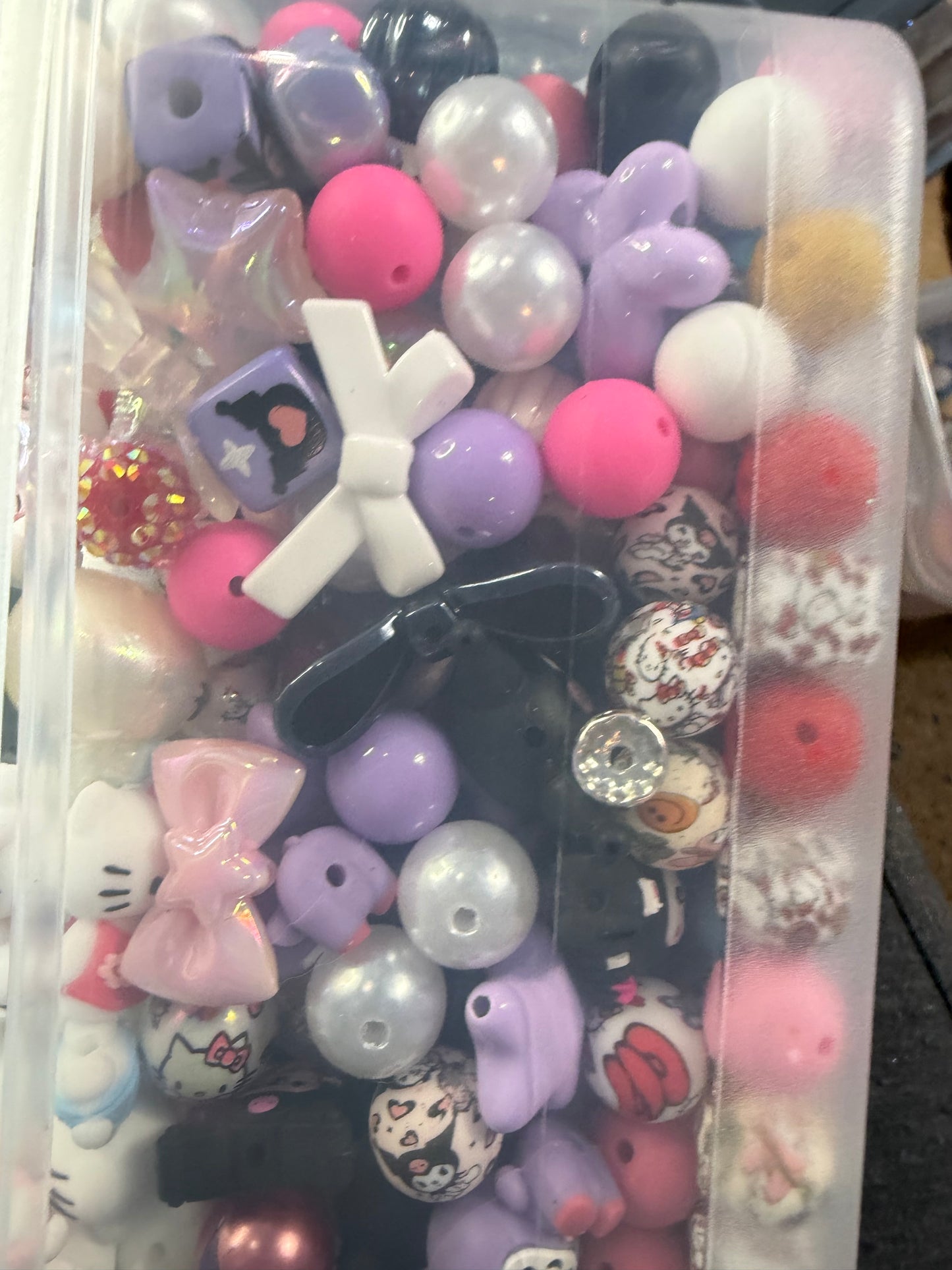 Bead scoops hello kitty theme