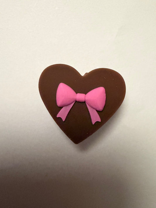Focal 3d heart box of chocolates with pink bow