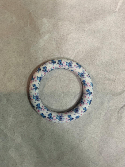 car charm just the circle stitch on white