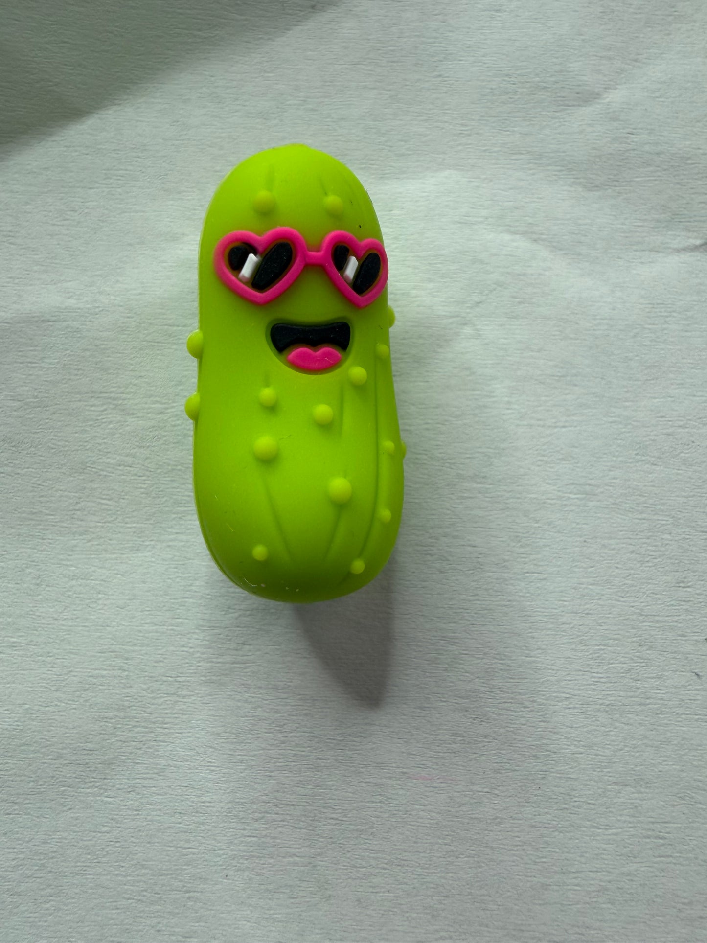 focal 3d pickle with glasses