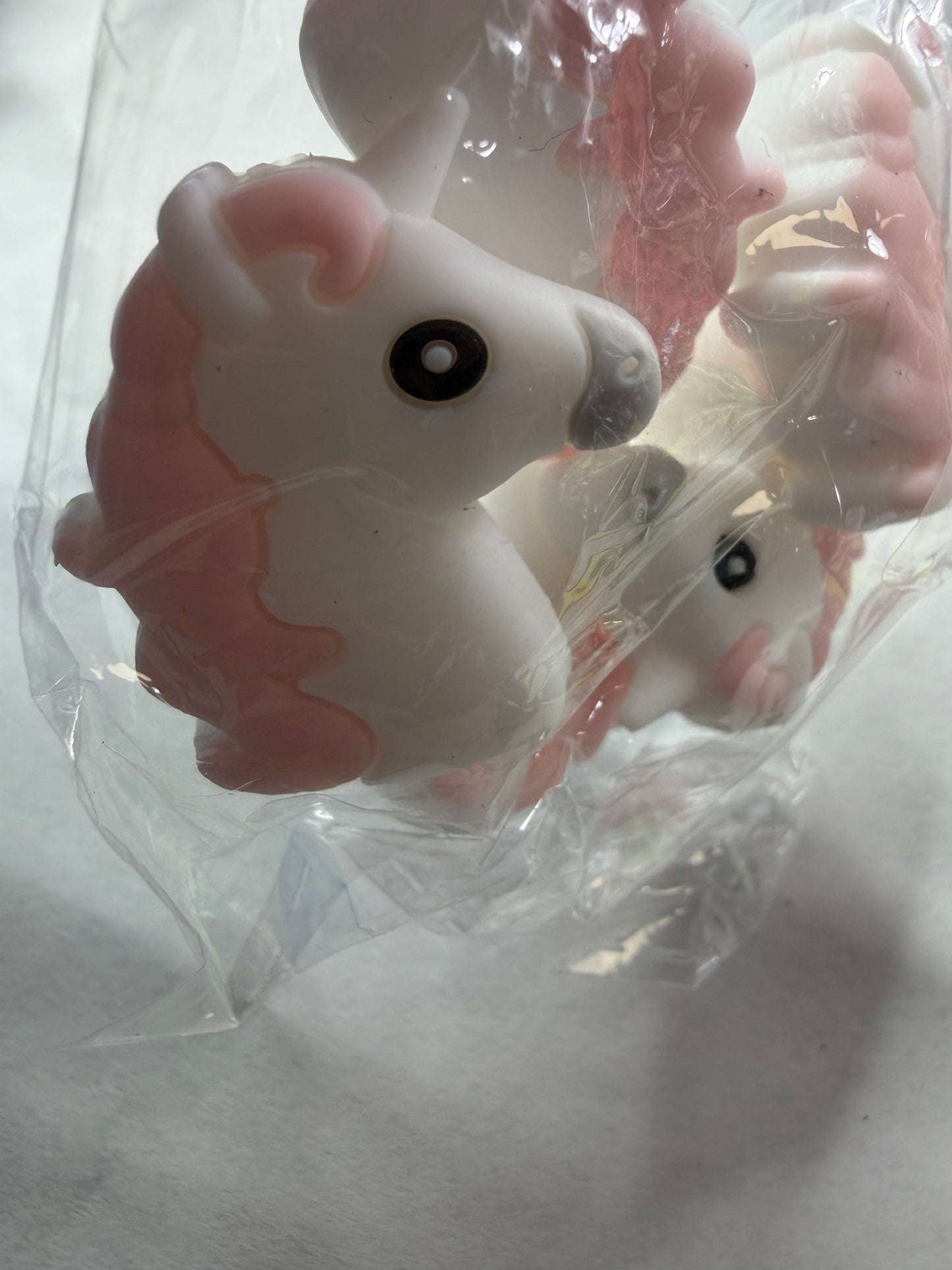 Focal 2d white and pink unicorn head