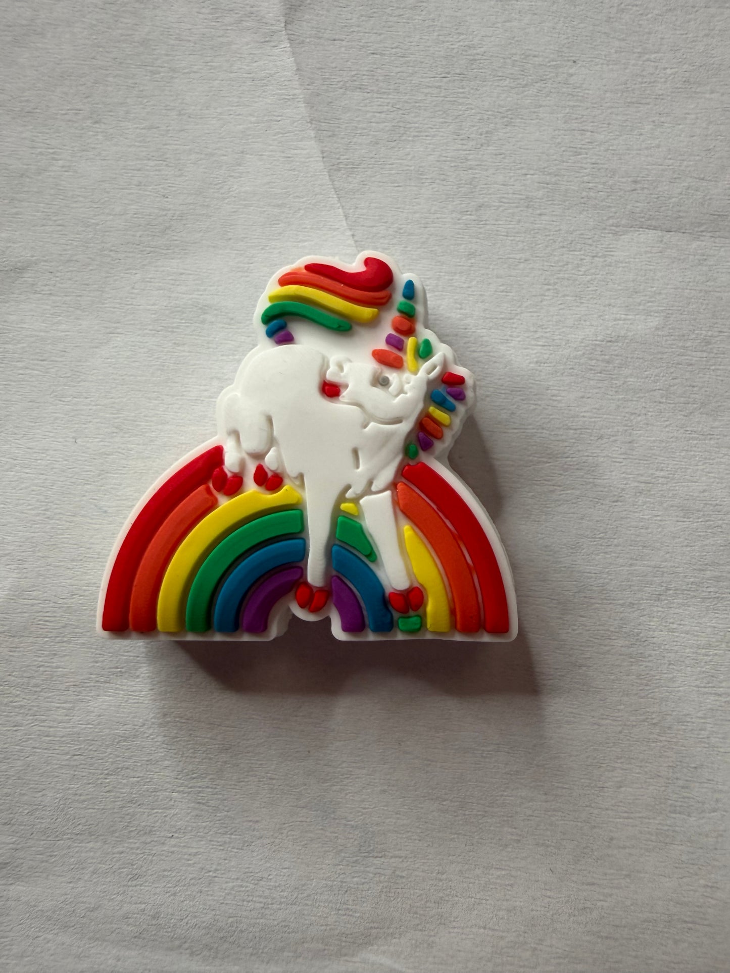 Focal 2d lisa Frank unicorn rainbow