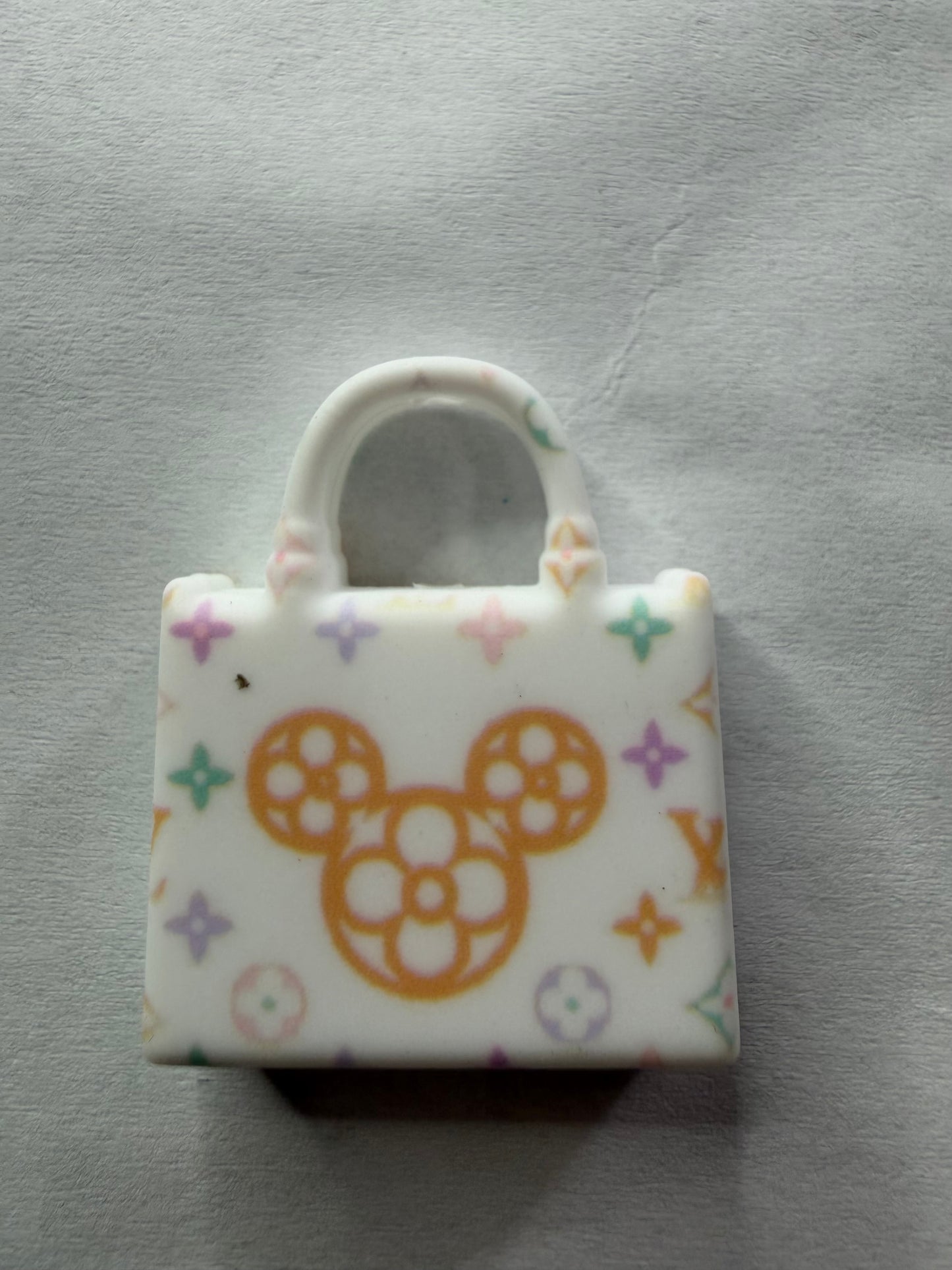 Focal 2d white mouse head lv