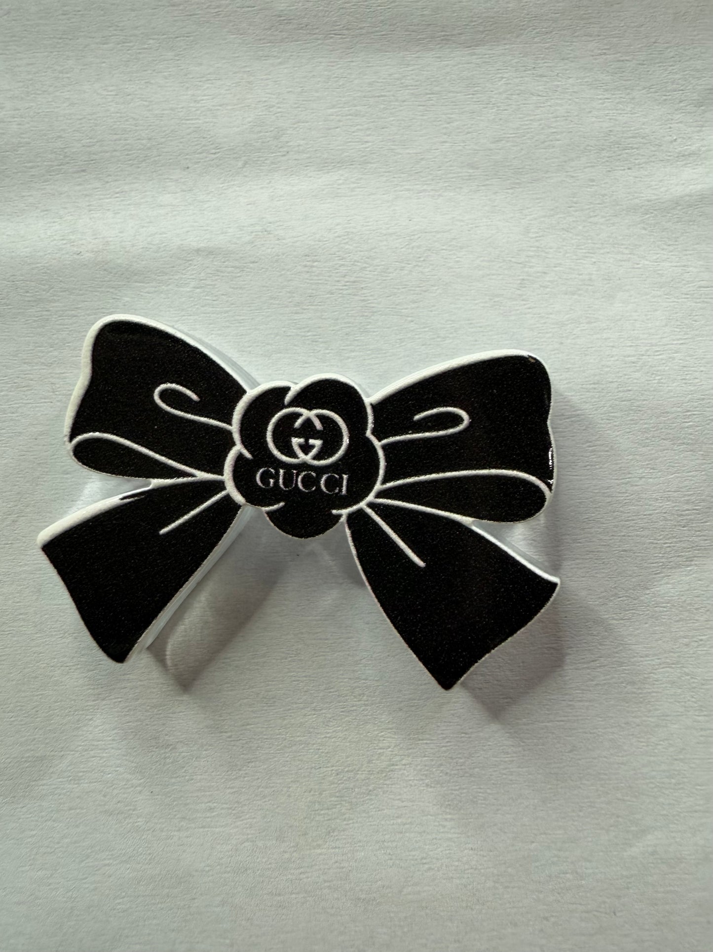 Acrylic focal Gucci black bow