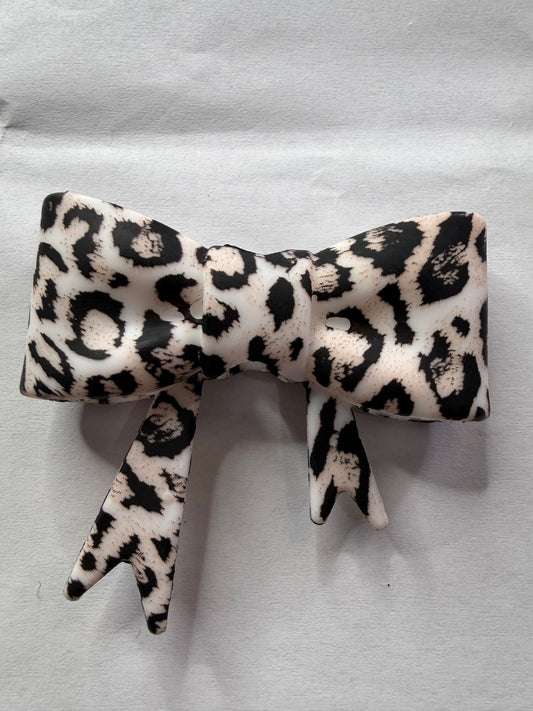 Focal 3d bigger bow Black and peach leopard bow