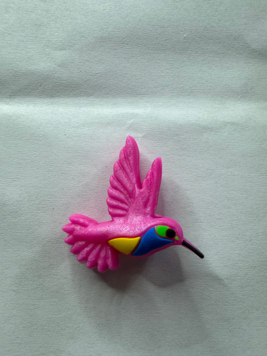 Focal 3d pink hummingbird