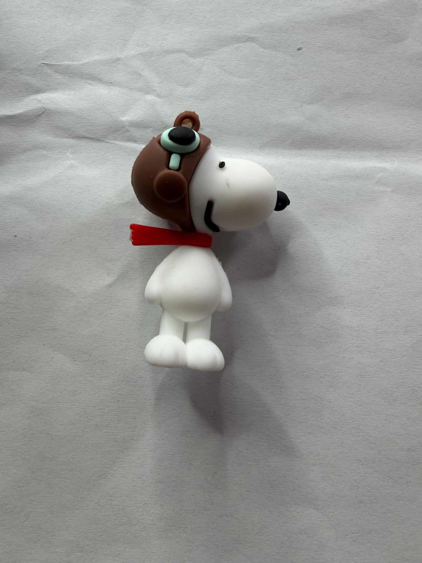 Silicone topper snoopy with brown hat