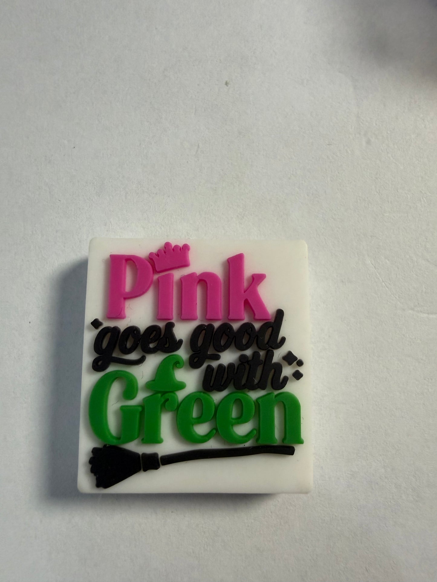 Focal 2d wicked pink goes good with green