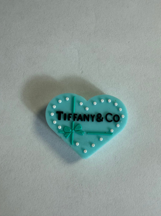 Focal 2d Tiffany heart present