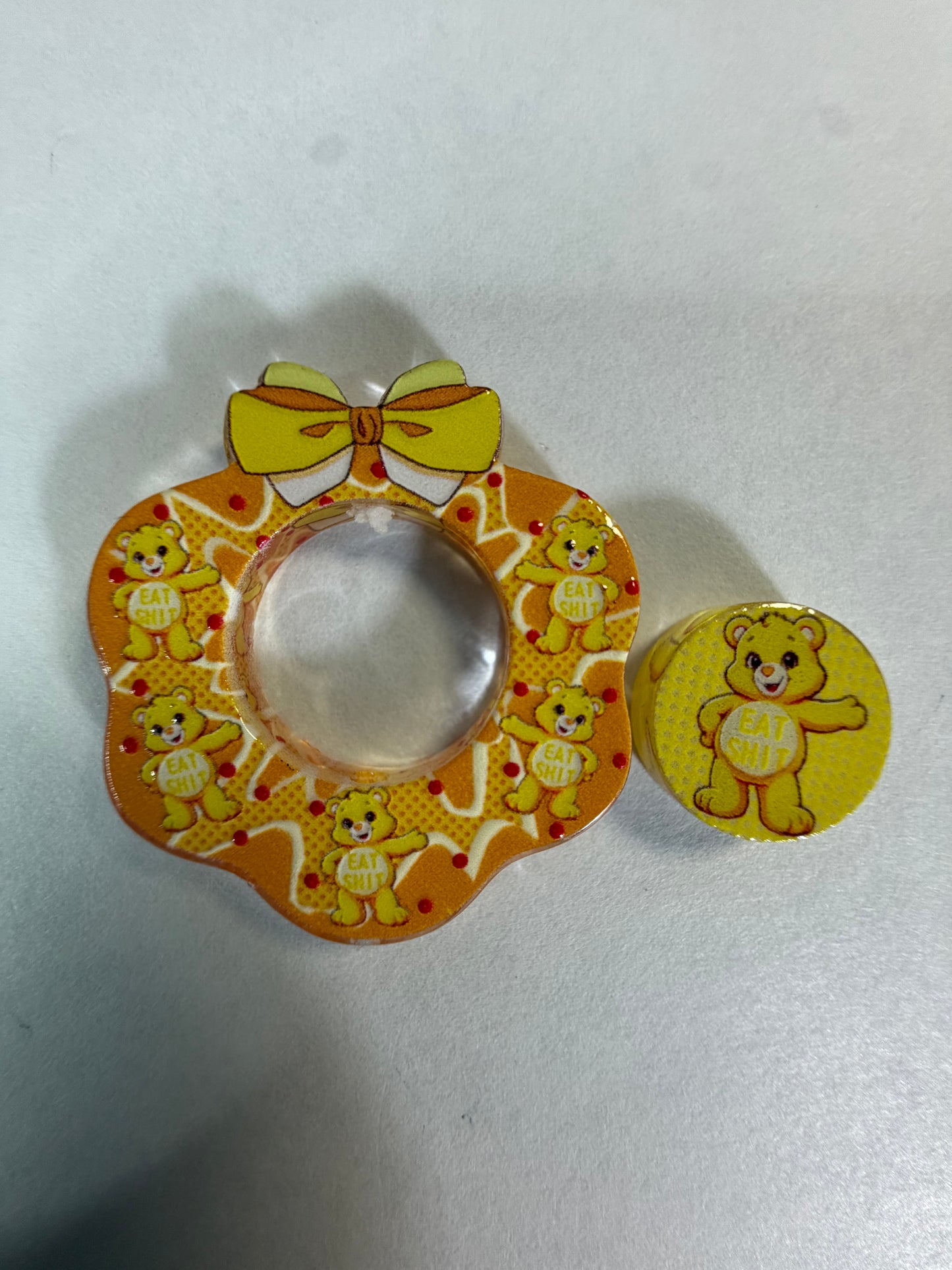 Acrylic focal 2 piece set wreath yellow carebear eat shit