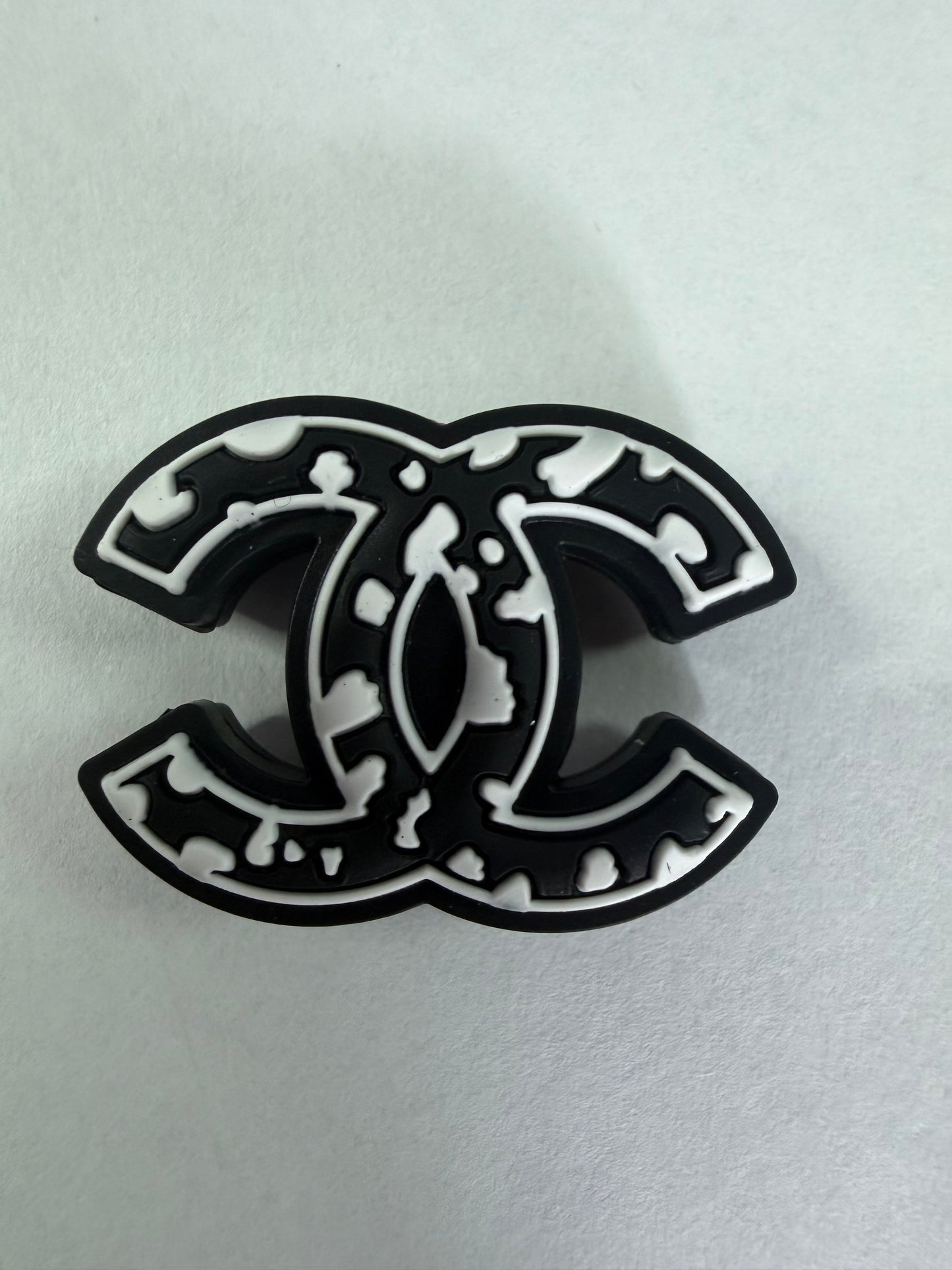 Focal 2d cc black and white letters