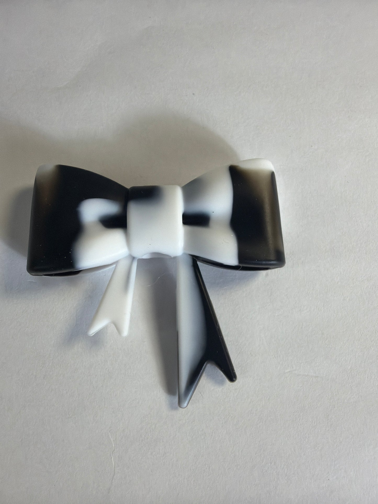 Focal 3d bigger bow Black and white